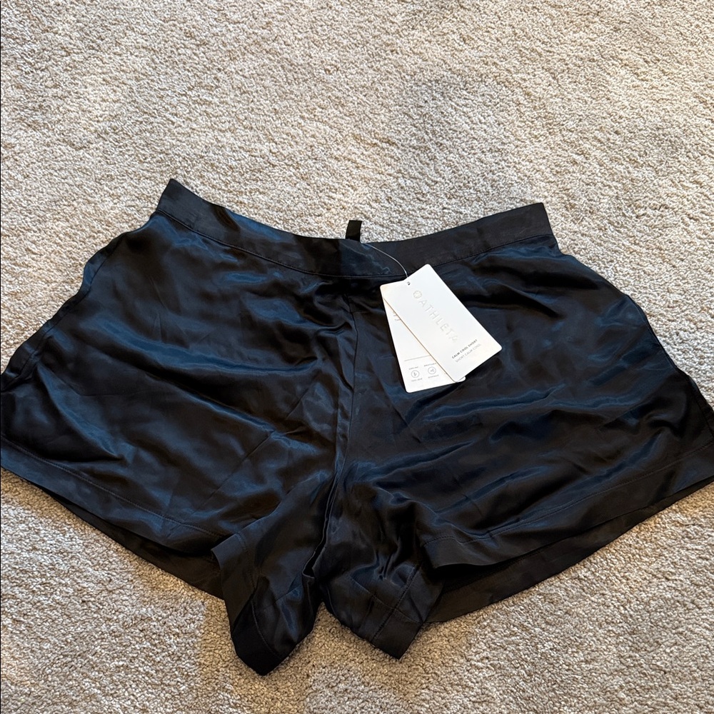NWT Athleta Calm Cool Short